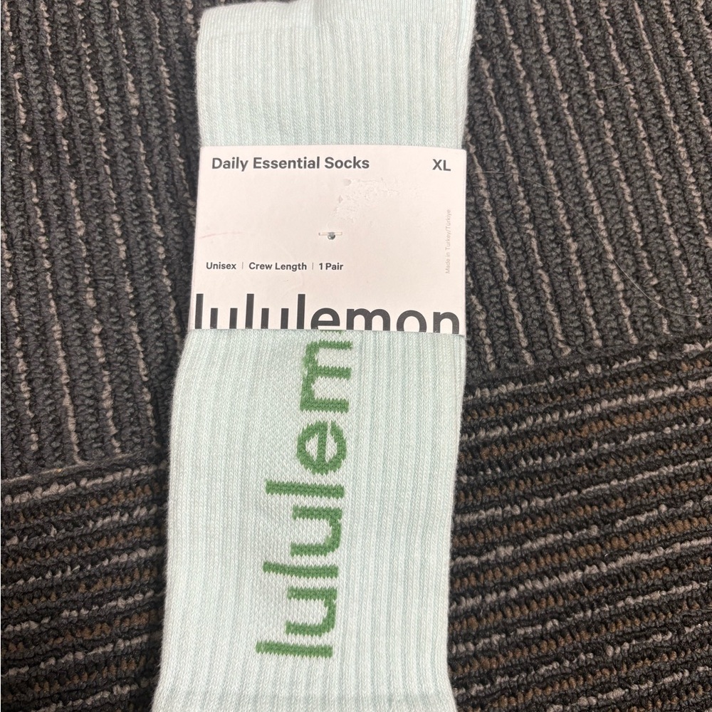 lululemon Daily Essential Socks - mint breeze/summer Willow NWT XL unisex